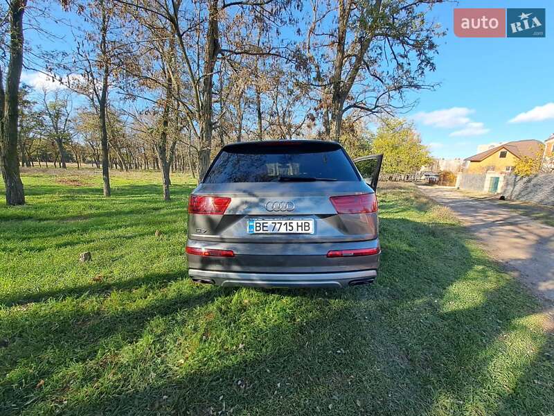 Позашляховик / Кросовер Audi Q7 2018 в Миколаєві