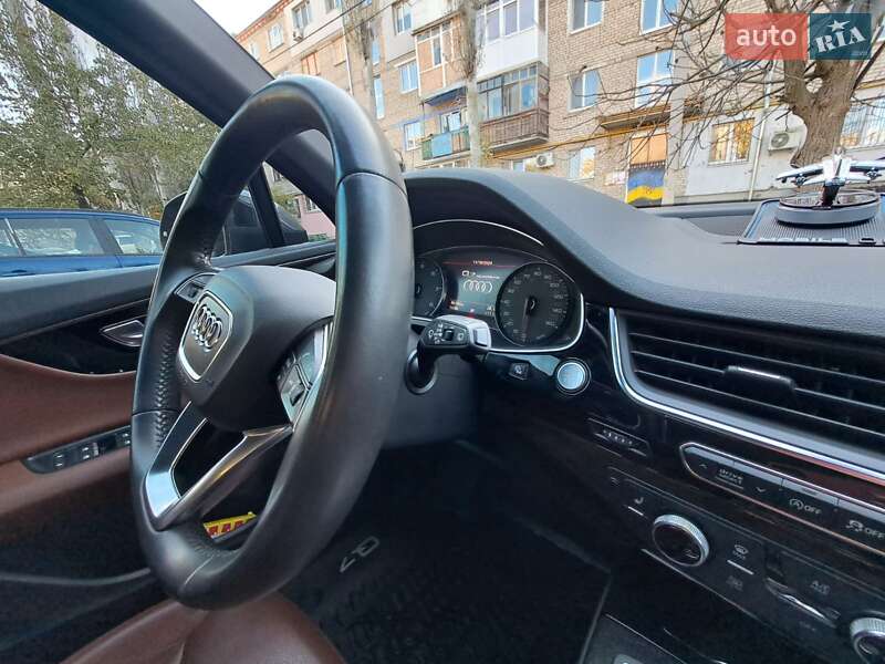 Позашляховик / Кросовер Audi Q7 2018 в Миколаєві