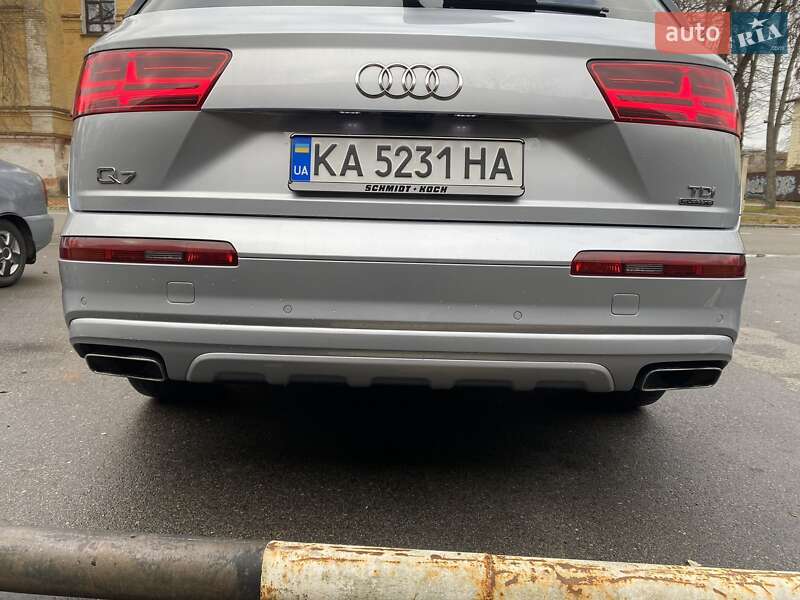 Позашляховик / Кросовер Audi Q7 2015 в Чернігові