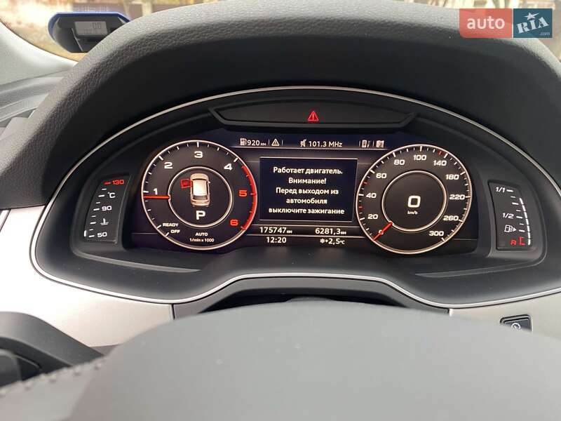 Позашляховик / Кросовер Audi Q7 2015 в Чернігові