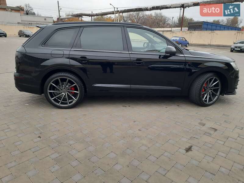 Позашляховик / Кросовер Audi Q7 2019 в Запоріжжі
