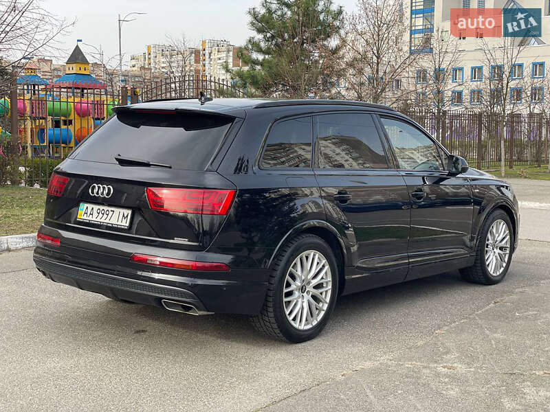 Позашляховик / Кросовер Audi Q7 2016 в Києві