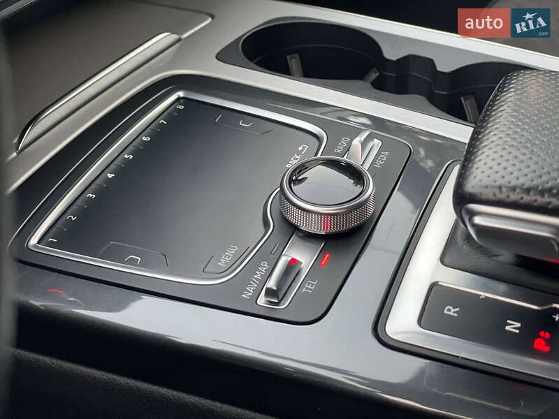 Позашляховик / Кросовер Audi Q7 2016 в Києві