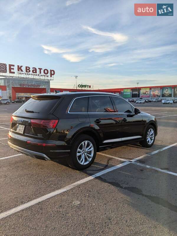 Позашляховик / Кросовер Audi Q7 2018 в Рівному