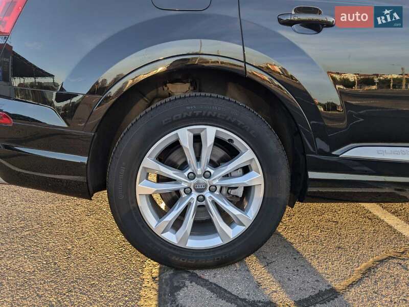 Позашляховик / Кросовер Audi Q7 2018 в Рівному