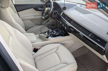Внедорожник / Кроссовер Audi Q7 2018 в 