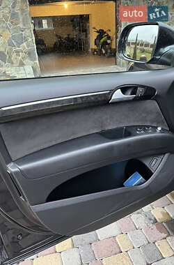 Внедорожник / Кроссовер Audi Q7 2013 в 