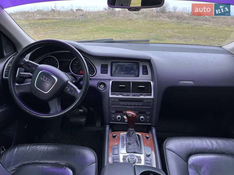 Внедорожник / Кроссовер Audi Q7 2008 в Первомайске