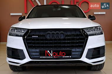 Внедорожник / Кроссовер Audi Q7 2018 в 