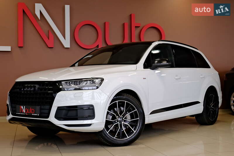 Внедорожник / Кроссовер Audi Q7 2018 в 