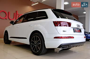 Внедорожник / Кроссовер Audi Q7 2018 в 