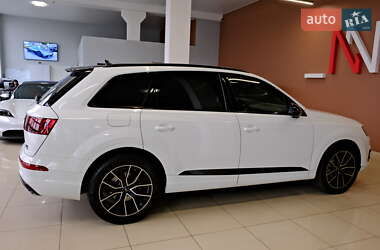 Внедорожник / Кроссовер Audi Q7 2018 в 