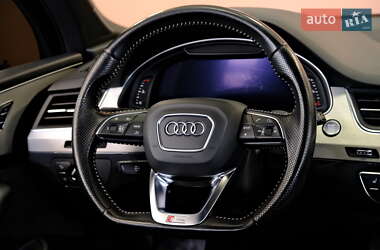 Внедорожник / Кроссовер Audi Q7 2018 в 