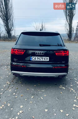 Позашляховик / Кросовер Audi Q7 2015 в Умані