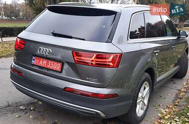 Внедорожник / Кроссовер Audi Q7 2016 в 