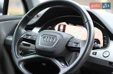 Внедорожник / Кроссовер Audi Q7 2016 в 