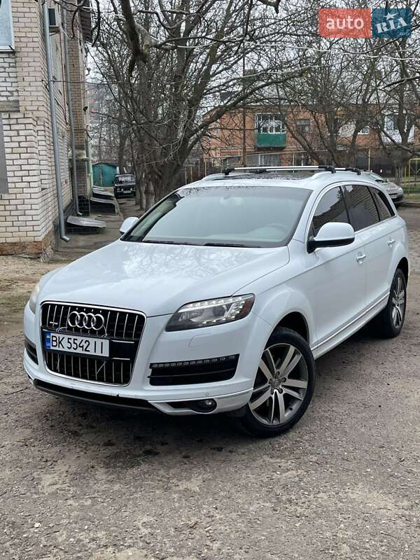 Внедорожник / Кроссовер Audi Q7 2012 в 