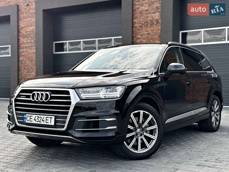 Позашляховик / Кросовер Audi Q7 2019 в 