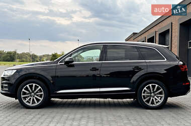 Позашляховик / Кросовер Audi Q7 2019 в 