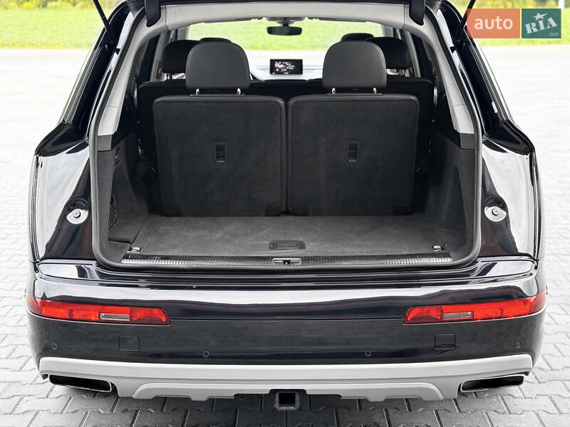 Позашляховик / Кросовер Audi Q7 2019 в Чернівцях