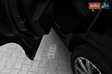 Позашляховик / Кросовер Audi Q7 2019 в 