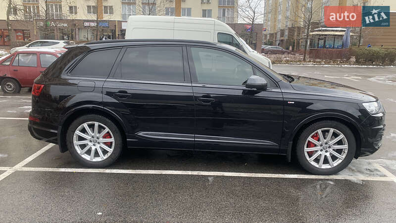 Внедорожник / Кроссовер Audi Q7 2017 в Киеве