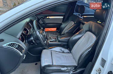 Внедорожник / Кроссовер Audi Q7 2011 в Черновцах