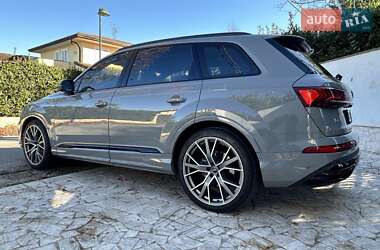 Внедорожник / Кроссовер Audi Q7 2022 в 