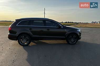 Позашляховик / Кросовер Audi Q7 2013 в 
