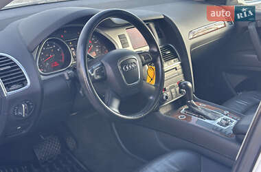Внедорожник / Кроссовер Audi Q7 2011 в 