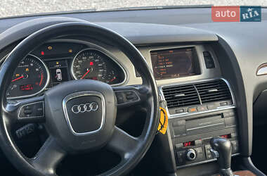 Внедорожник / Кроссовер Audi Q7 2011 в 