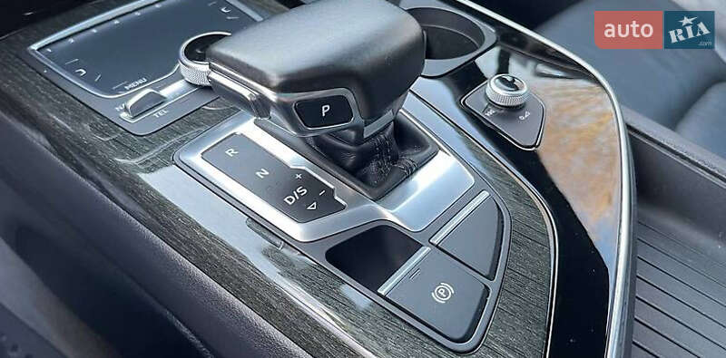Позашляховик / Кросовер Audi Q7 2016 в Львові