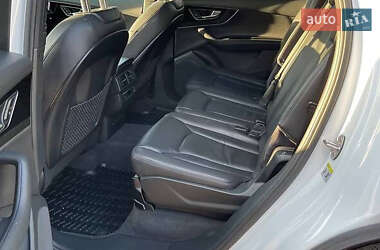 Внедорожник / Кроссовер Audi Q7 2016 в 