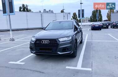Внедорожник / Кроссовер Audi Q7 2018 в 