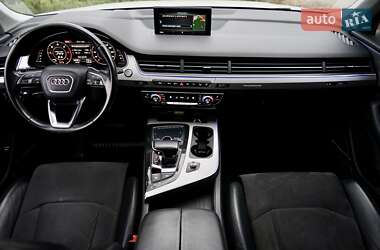 Позашляховик / Кросовер Audi Q7 2015 в Черкасах