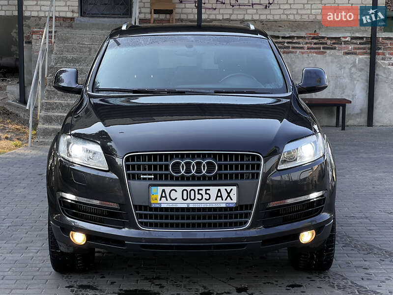 Внедорожник / Кроссовер Audi Q7 2009 в 