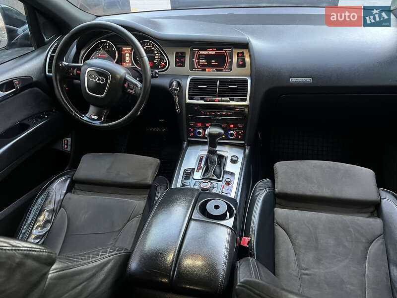 Внедорожник / Кроссовер Audi Q7 2007 в Хусте