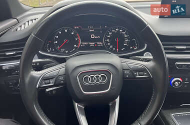 Внедорожник / Кроссовер Audi Q7 2016 в 