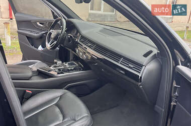 Внедорожник / Кроссовер Audi Q7 2016 в 