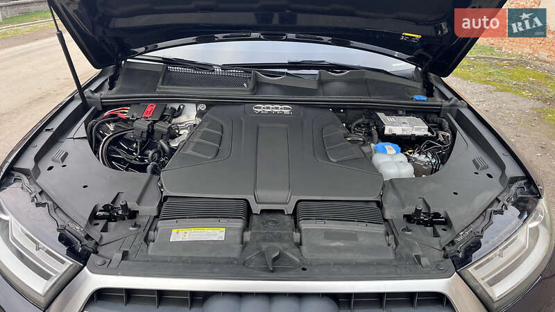 Внедорожник / Кроссовер Audi Q7 2016 в Мукачево