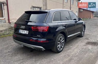 Внедорожник / Кроссовер Audi Q7 2016 в 