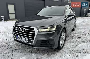 Позашляховик / Кросовер Audi Q7 2017 в Золочеві