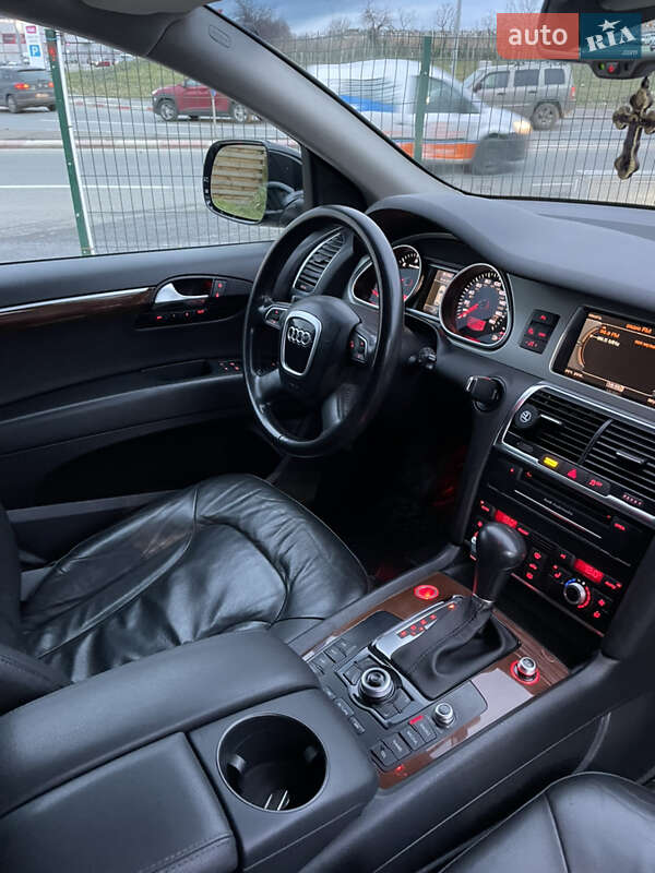 Внедорожник / Кроссовер Audi Q7 2010 в Измаиле