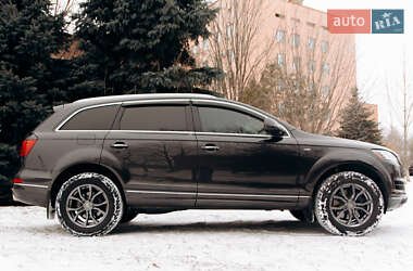 Внедорожник / Кроссовер Audi Q7 2015 в 