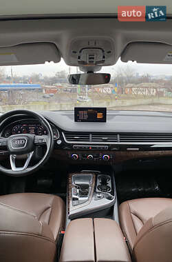 Внедорожник / Кроссовер Audi Q7 2018 в 