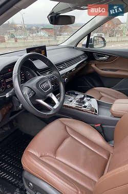 Внедорожник / Кроссовер Audi Q7 2018 в 