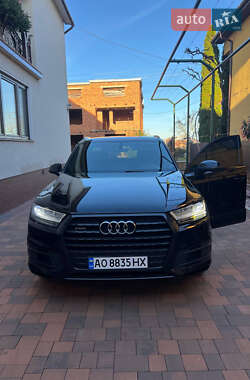 Позашляховик / Кросовер Audi Q7 2017 в 