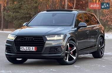 Позашляховик / Кросовер Audi Q7 2017 в Рівному