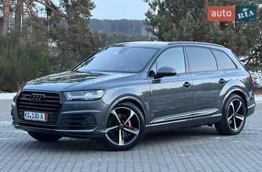 Позашляховик / Кросовер Audi Q7 2017 в Рівному