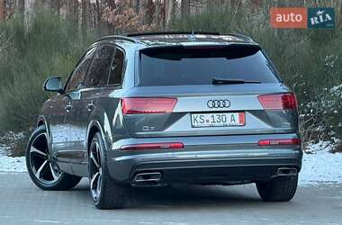 Позашляховик / Кросовер Audi Q7 2017 в Рівному